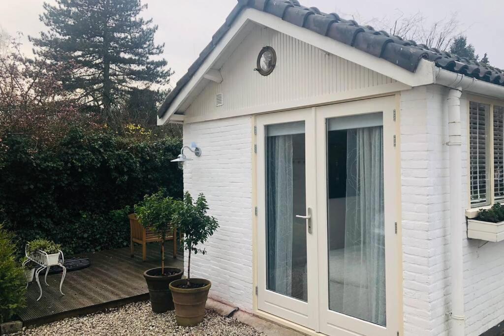 Tiny House In Tuin Van De Statige Villa Mariahof ドルドレヒト エクステリア 写真