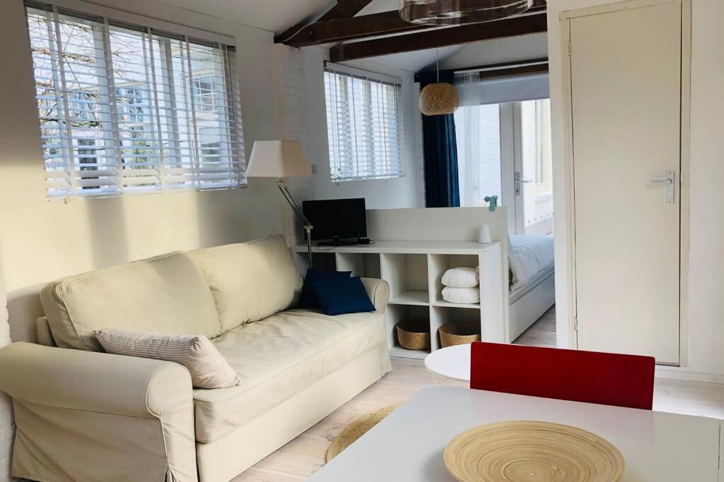 Tiny House In Tuin Van De Statige Villa Mariahof ドルドレヒト エクステリア 写真